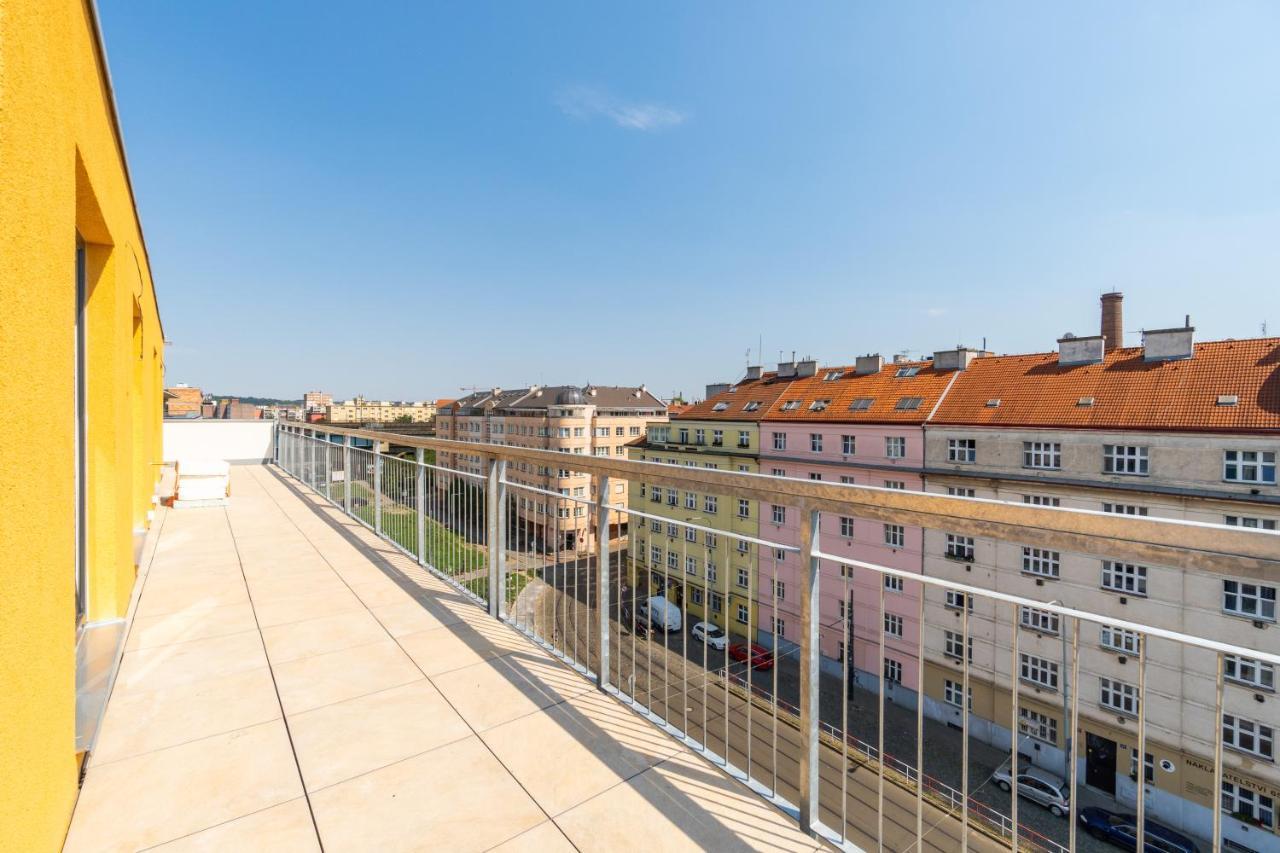 Center Penthouse: Modern One-bedroom With Free Parking Apartment Prague