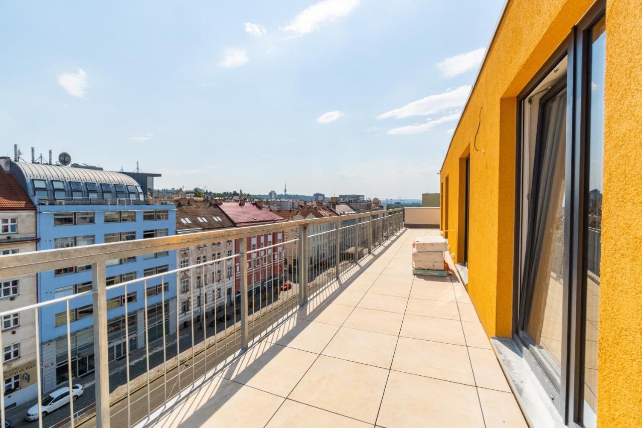 Center Penthouse: Modern One-bedroom With Free Parking Apartment Prague