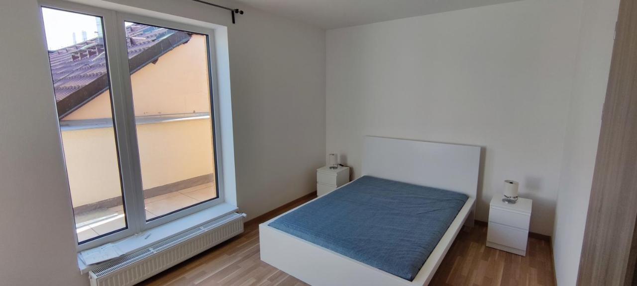 Apartment Center Penthouse: Modern One-bedroom With Free Parking Prague